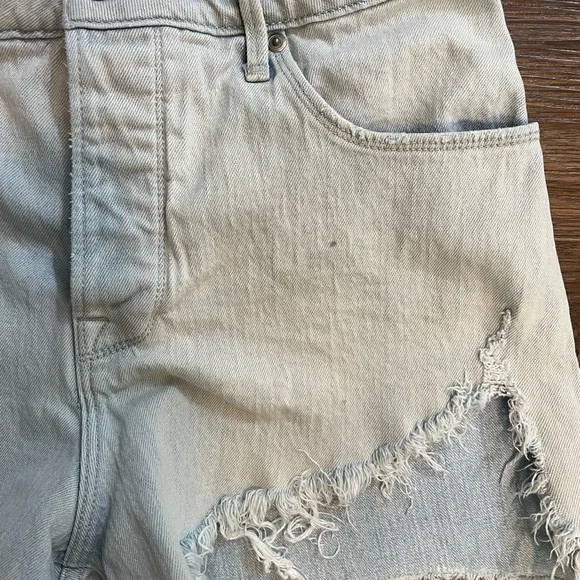 Good American denim shorts size 6 - Picture 4 of 7